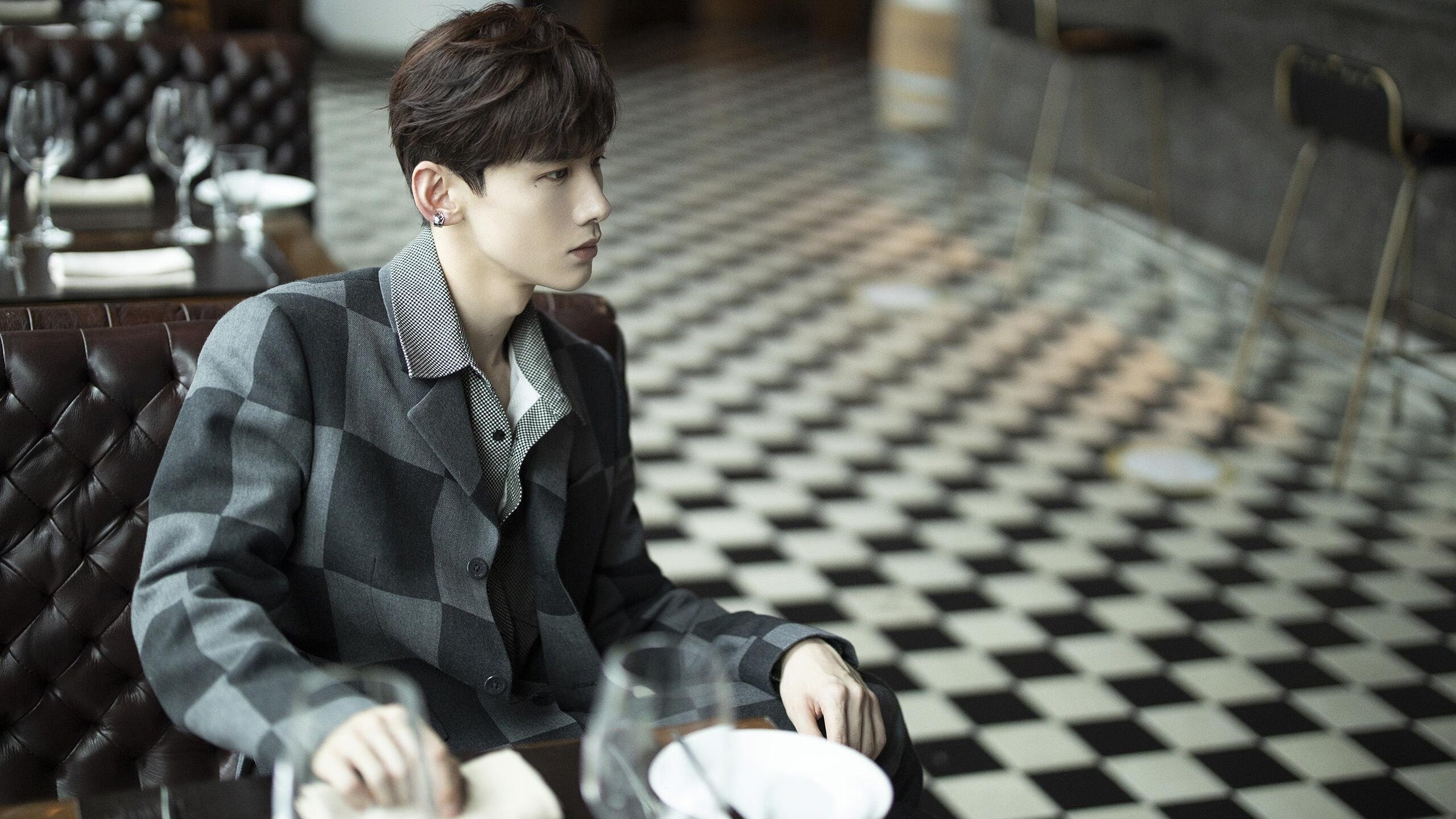 开云官方网站-_海底潜行冲浪：深海速度的全新探索_，海底潜水视频