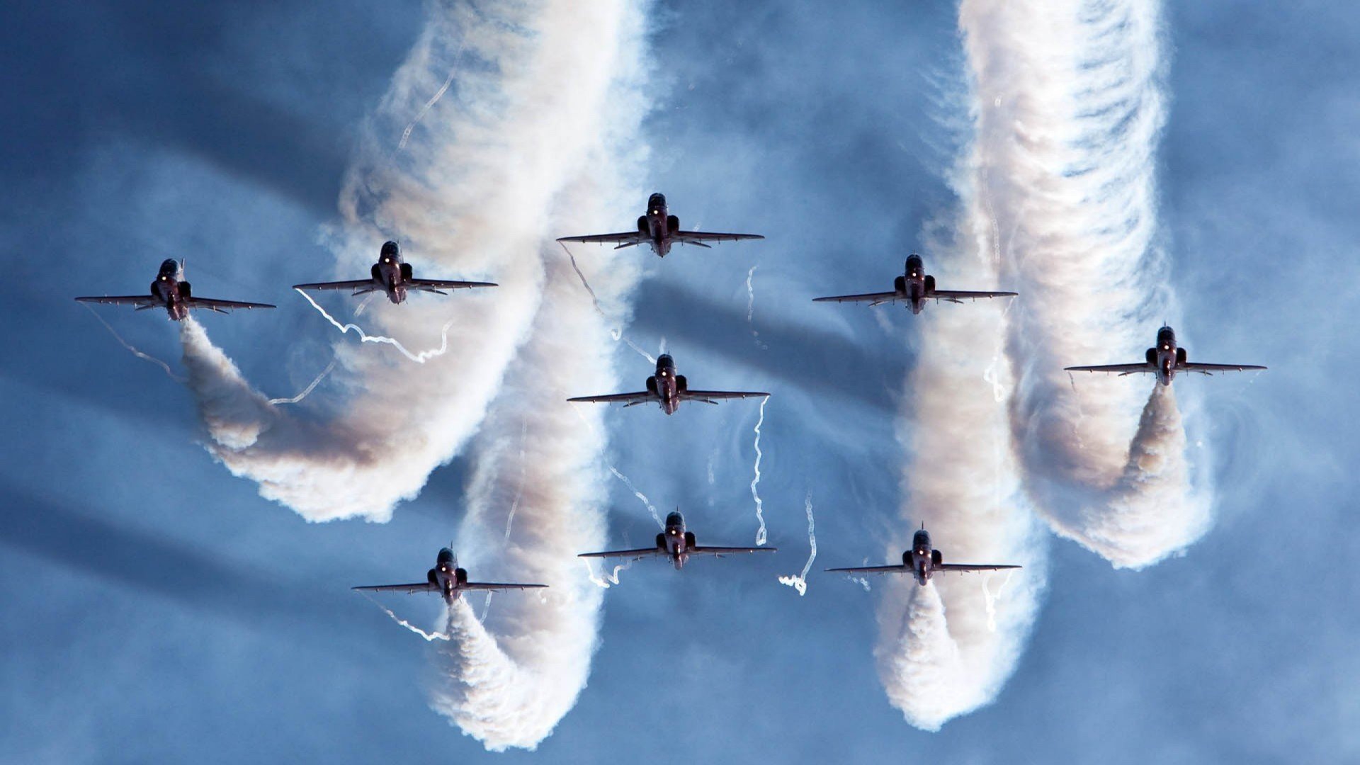 “德甲战局紧张，争冠队伍你追我赶”，德甲锦集