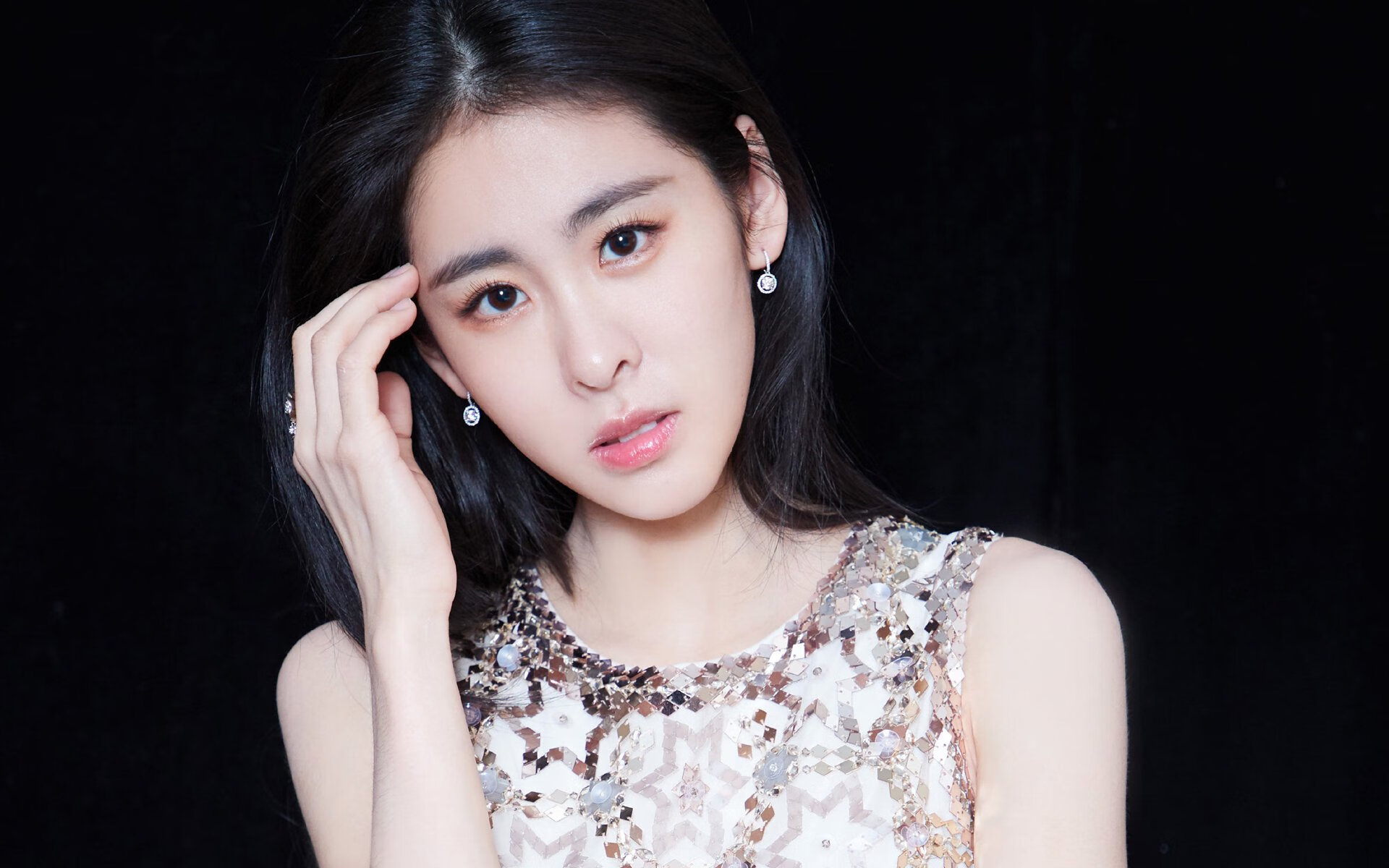 开云网站-《虚拟偶像崛起，电竞比赛明星化全面铺开》，虚拟偶像界大名鼎鼎的人物叫什么