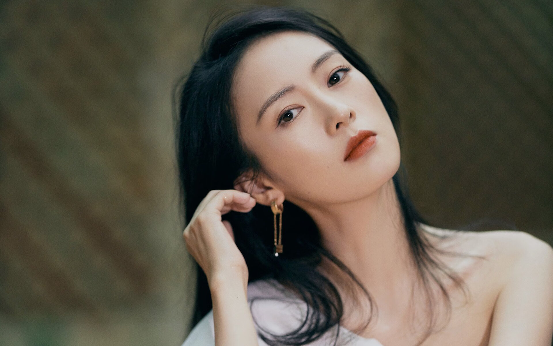 队伍势均力敌展开搏杀，比赛场面精彩纷呈，一场势均力敌的比赛